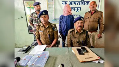 Buxar News : चोरी की तीन बाइकों व दो कट्टों के साथ तीन शातिर गिरफ्तार