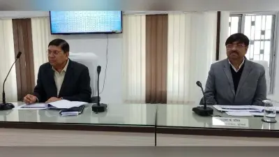 रैयतों को एलपीएम वितरित करने में कोई बहानेबाजी नहीं चलेगी : आयुक्त