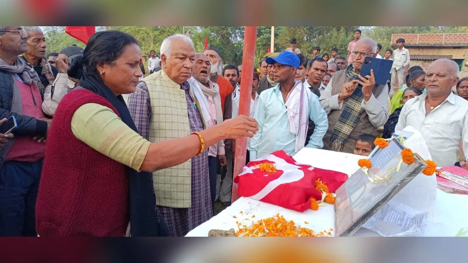 Gaya News : आंदोलन तेज करने से ही जमीन मिलेगी : ललन चौधरी