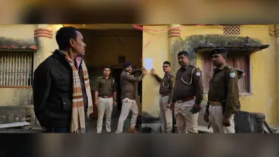 Deoghar News: कांवरिया हत्याकांड के आरोपी के घर चिपकाया गया इश्तेहार