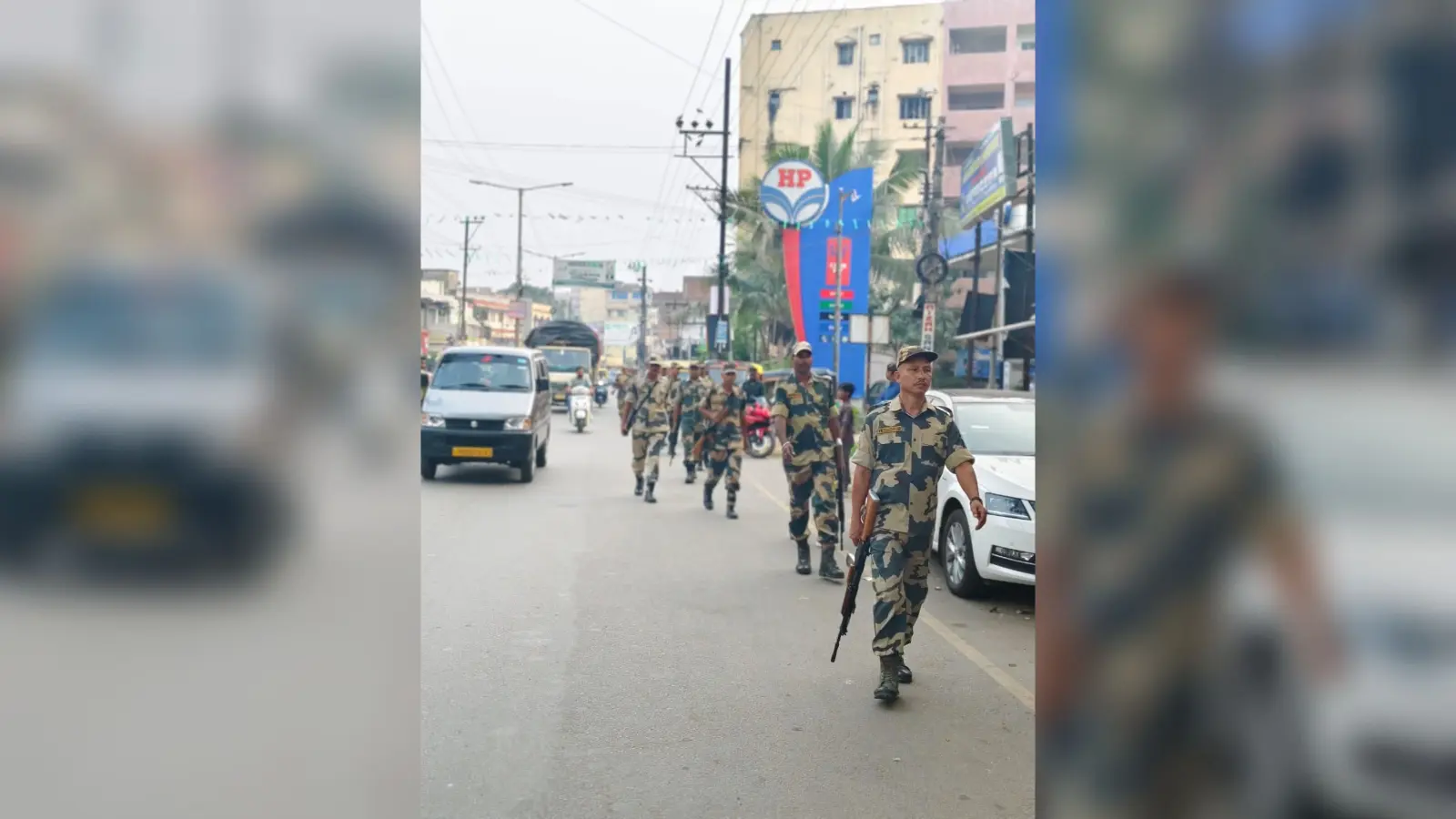 Jamshedpur में पुलिस और अर्द्ध सैनिक बल ने किया फ्लैग मार्च,सुरक्षा का दिया संदेश