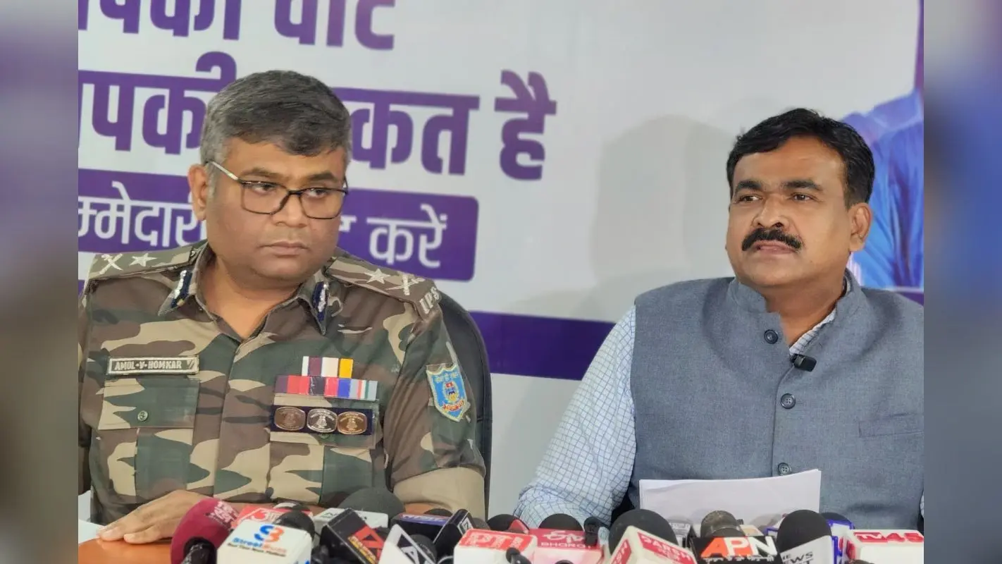 Jharkhand Election 2024: झारखंड के 15 जिलों में इवीएम और वीवीपैट मशीनें स्ट्रॉन्ग रूम में सील, सुरक्षा के कड़े इंतजाम