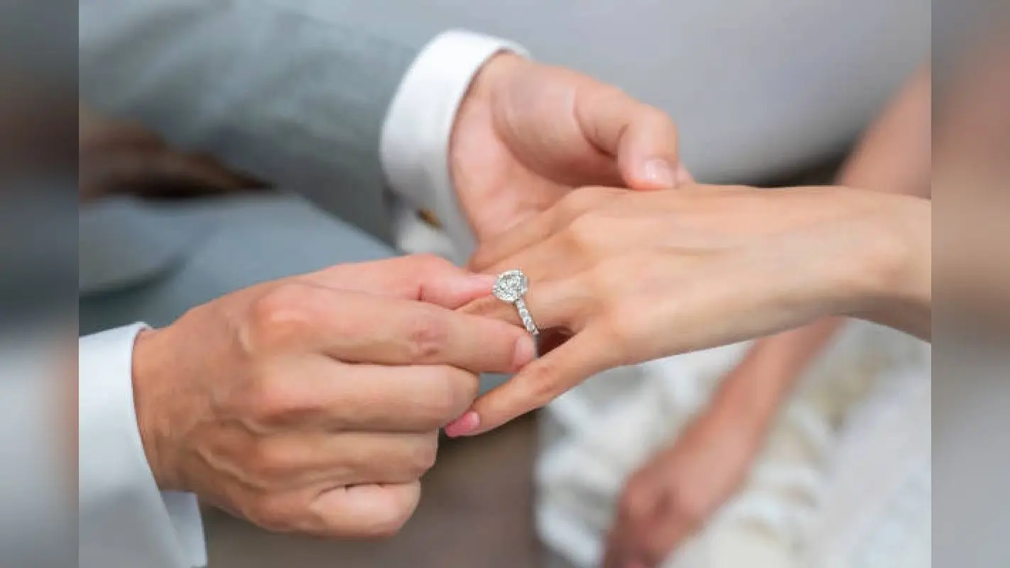 Marriage Tips: सगाई के बाद ऐसे करें पार्टनर से व्यवहार, रिश्तों में नहीं आएगी खटास