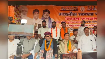 चुनाव प्रचार के लिए धनबाद पहुंचे मिथुन चक्रवर्ती का खो गया पर्स, फिल्मी गानों से लोगों का जीता दिल