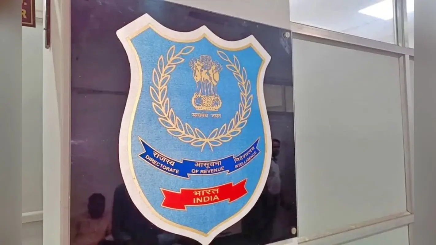 Muzaffarpur में 96 लाख का विदेशी सिगरेट किया गया जब्त, तस्कर गिरफ्तार