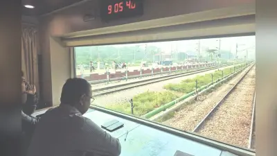 Bihar News: छठ पूजा के लिए रेलवे ने कसी कमर, DRM ने ट्रेनों के आवागमन की सूचना सही ढंग से प्रदर्शित करने का दिया निर्देश