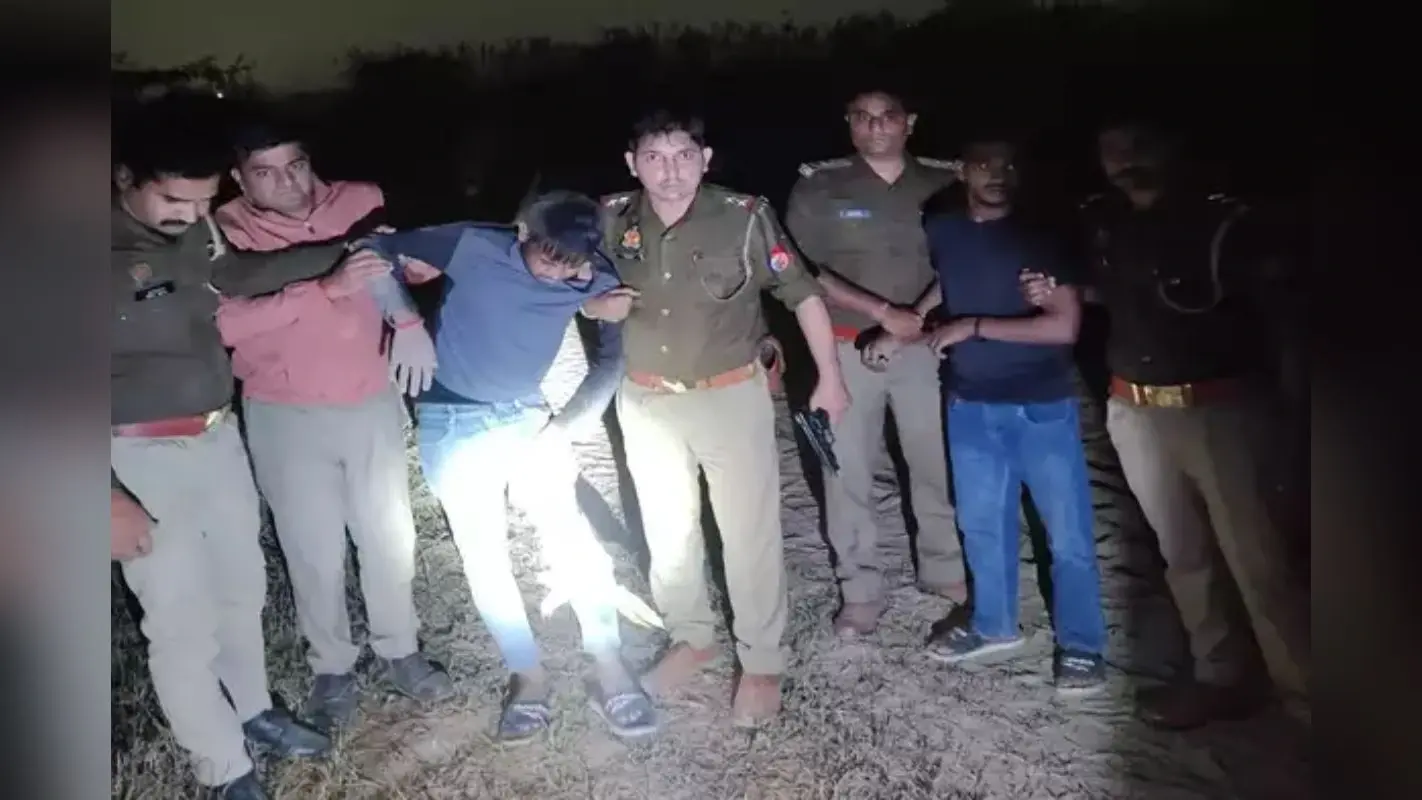 Police Encounter: नोएडा में पुलिस मुठभेड़ के बाद 3 चोर गिरफ्तार, एक घायल, चोरी की 10 बाइक बरामद