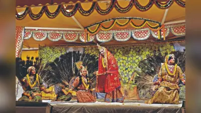 देवघर के रिखियापीठ में उतरा वृंदावन, गीत-संगीत के साथ शुरू हुआ कार्यक्रम
