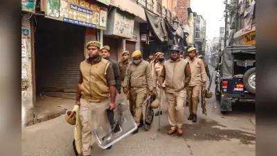 Sambhal Masjid Survey Dispute: संभल हिंसा की होगी न्यायिक जांच, अब तक 25 गिरफ्तार, 7 FIR, इंटरनेट ठप, स्कूल बंद