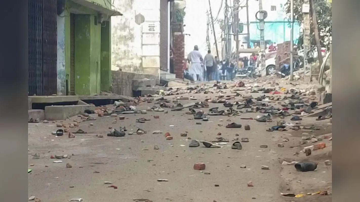 Sambhal Mosque Violence : संभल हिंसा में कुल 4 एफआईआर दर्ज, 4 की मौत, इंटरनेट सेवा ठप