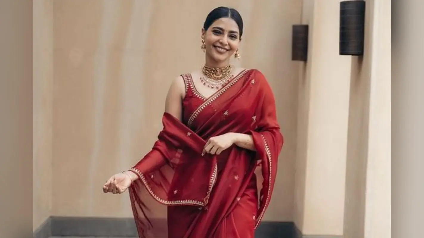 Saree Tips for short height women: अगर आपकी हाइट है छोटी तो साड़ी पहनते समय रखें इन बातों का खयाल