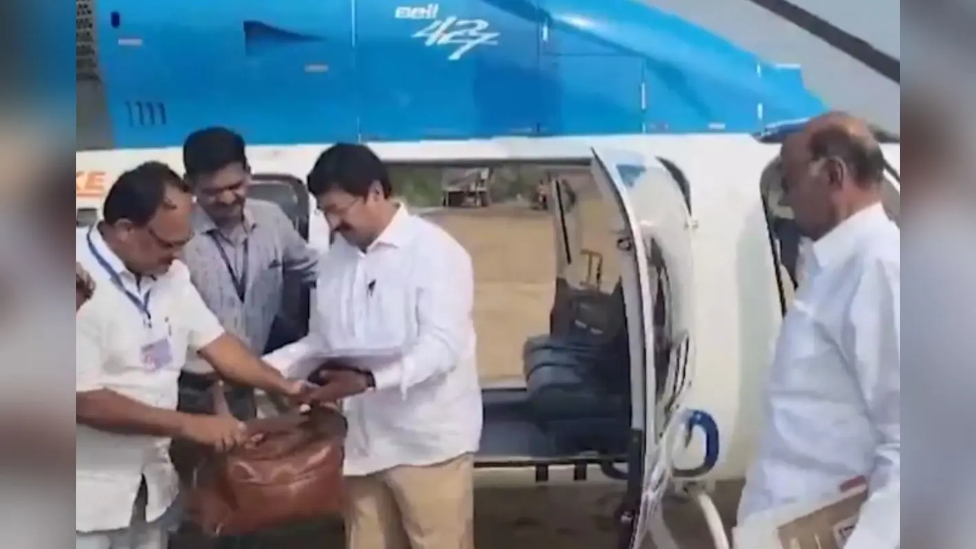 Maharashtra Election: महाराष्ट्र चुनाव से पहले शरद पवार के हेलीकॉप्टर और बैग की जांच