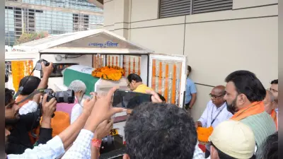 पटना पहुंचा शारदा सिन्हा का पार्थिव शरीर, कल गुलबी घाट पर होगा अंतिम संस्कार