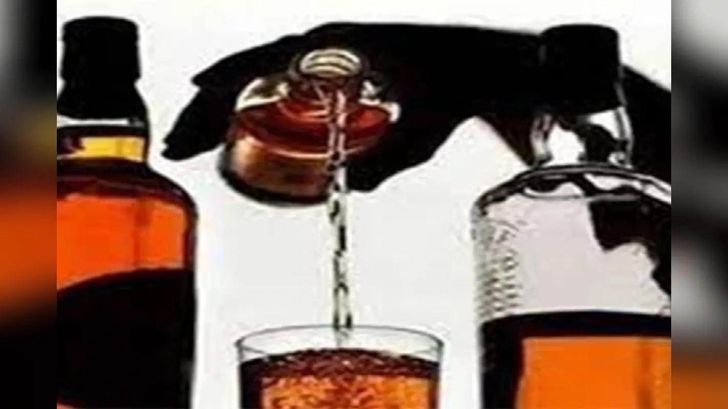 West Bengal News : अब बंगाल में शराब पीने वालों पर लगेगा जुर्माना, जानें क्या है कारण
