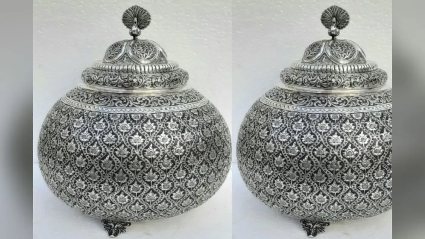 Panchamrit Kalash: पीएम मोदी ने नाइजीरिया के राष्ट्रपति को गिफ्ट किया कोल्हापुर का पंचामृत कलश, जानें खासियत