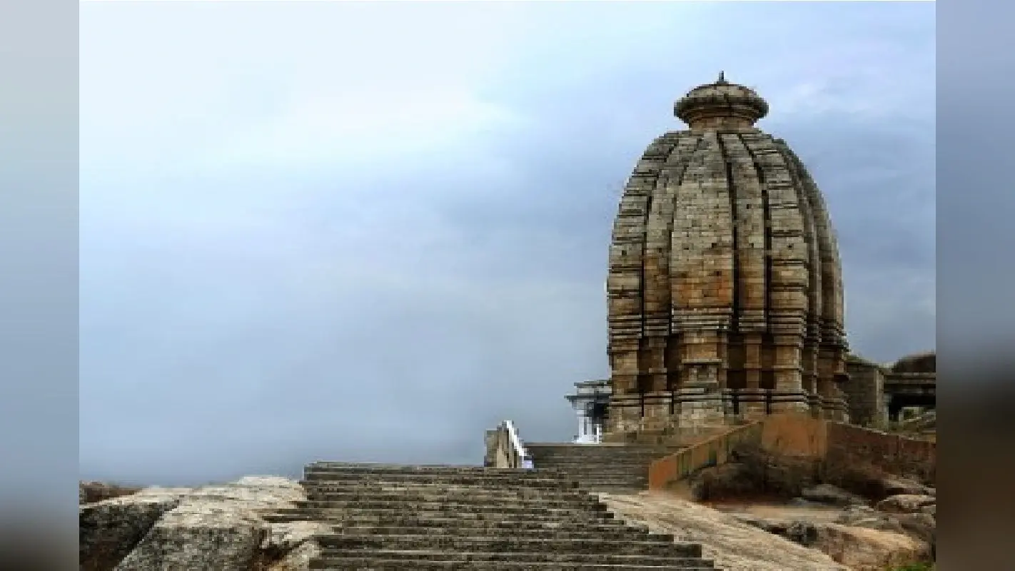 बिहार में मठ-मंदिरों की जमीन का रिकॉर्ड होगा ऑनलाइन, हटेगा अतिक्रमण