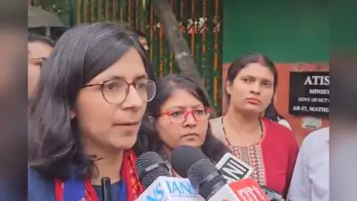 Swati Maliwal ने AAP सरकार के खिलाफ खोला मोर्चा, CM आतिशी के आवास के बाहर किया ऐसा काम