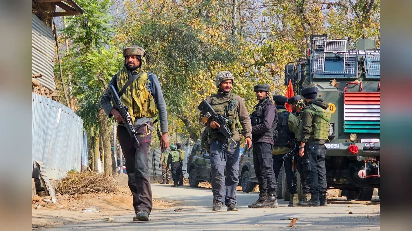 Jammu And Kashmir: किश्तवाड़ में आतंकवादियों से मुठभेड़, JCO शहीद, 3 जवान घायल