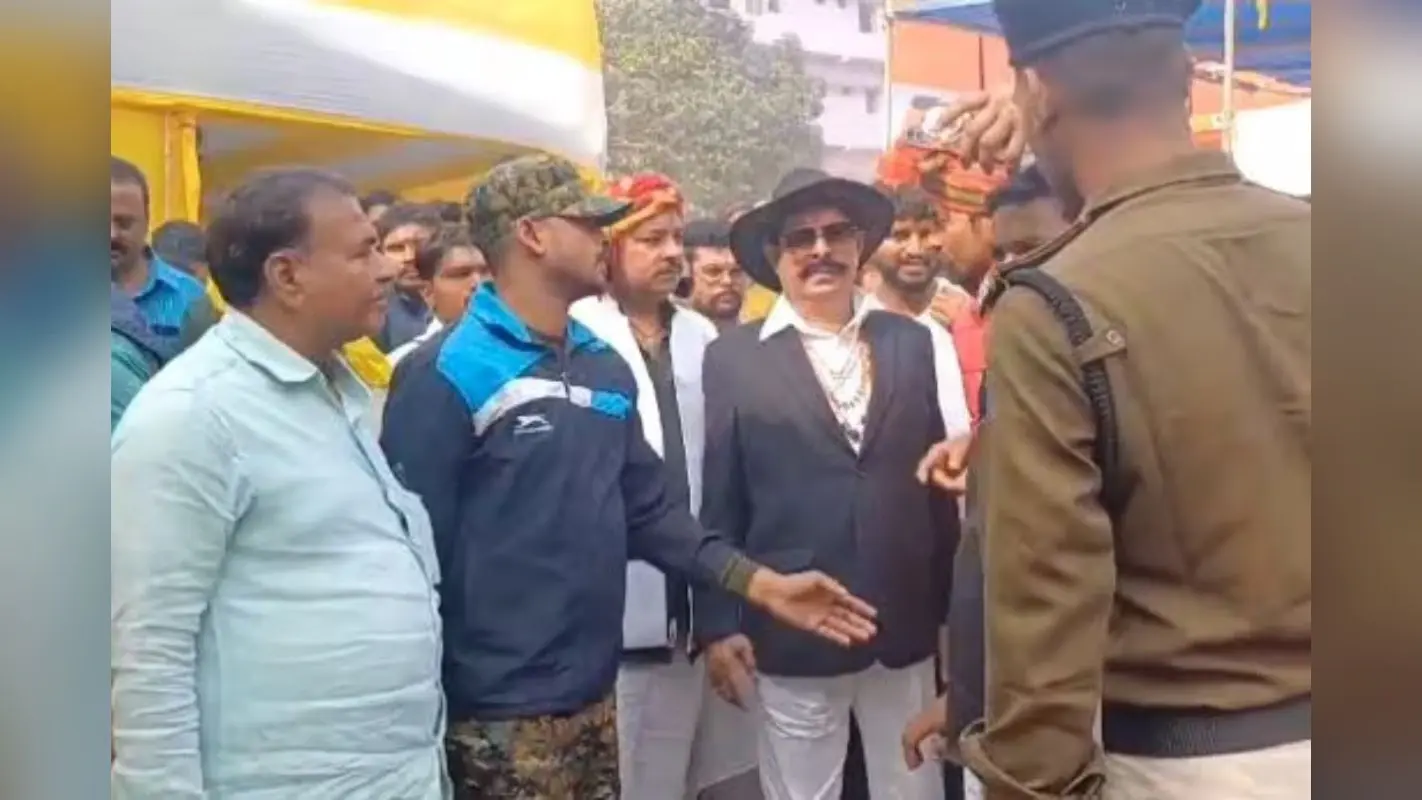 Anant Singh: अपने लाडले के साथ सोनपुर मेले में पहुंचे छोटे सरकार, बोले- हम नहीं खरीदते शराबी भैंसा