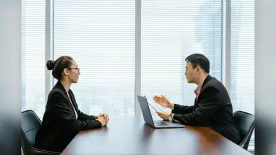 Vastu Tips: मनचाहे नौकरी की होगी प्राप्ति, वास्तु शास्त्र में बताये गए इन नियमों का करें पालन
