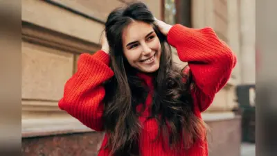 Winter Hair Care: ठंडा या गर्म किस पानी से धोना चाहिए बाल, जानें इसके फायदे और नुकसान