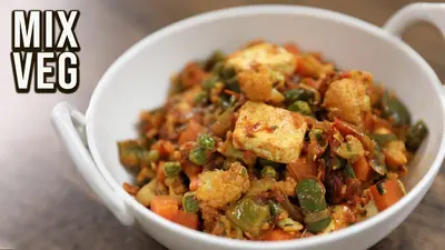 Winter Season Recipe: सर्दी के मौसम में बनाएं टेस्टी और चट-पटी मिक्स वेज की सब्जी, जानें विधि