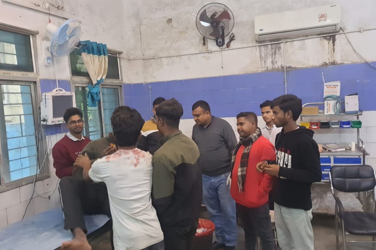 औरंगाबाद के NH पर हुई बड़ी दुर्घटना, हादसे में तीन गंभीर रूप से घायल