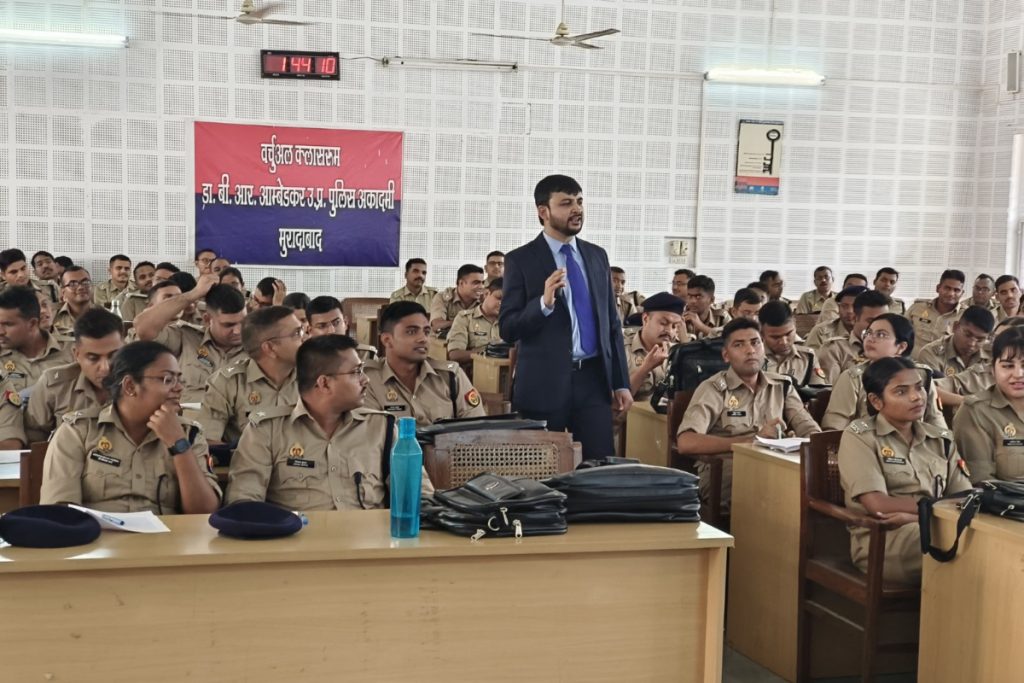 Naveen-Krishna-Rai-Giving-Management-Tips-To-Officers
