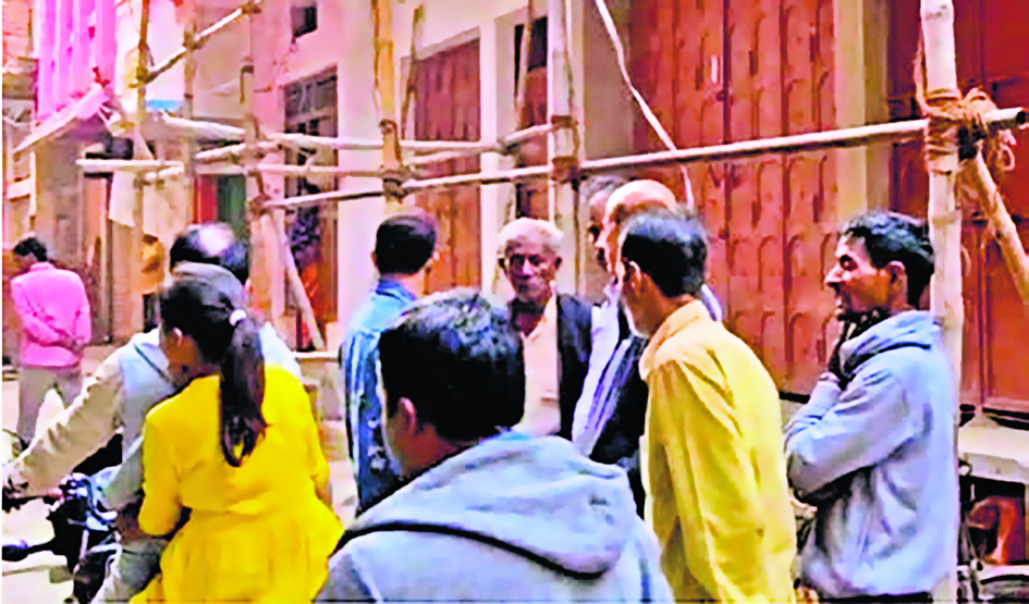 Gopalganj News : मीरगंज में आपसी कलह से तंग आकर चप्पल दुकानदार ने फांसी लगा कर ली आत्महत्या