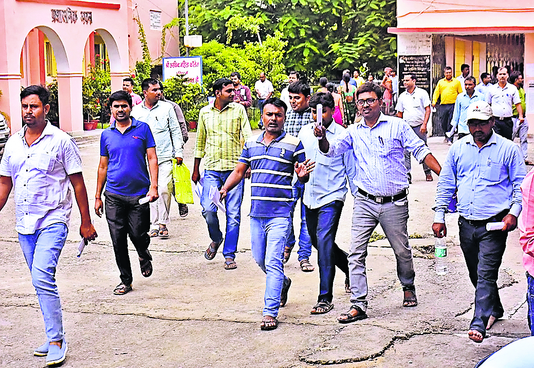 33 227 अध्यापकों ने मांगे तबादले