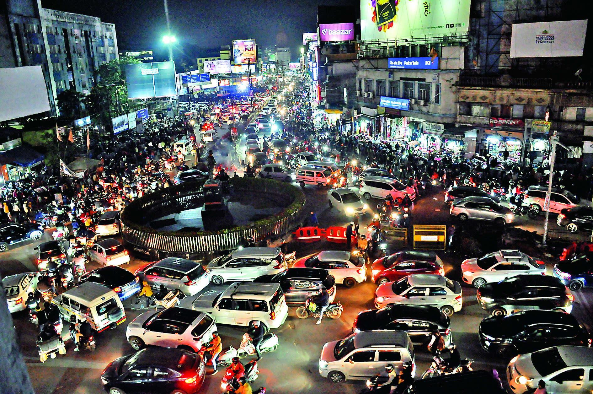 Ranchi News : मेन रोड में घंटों रेंगते रहे वाहन