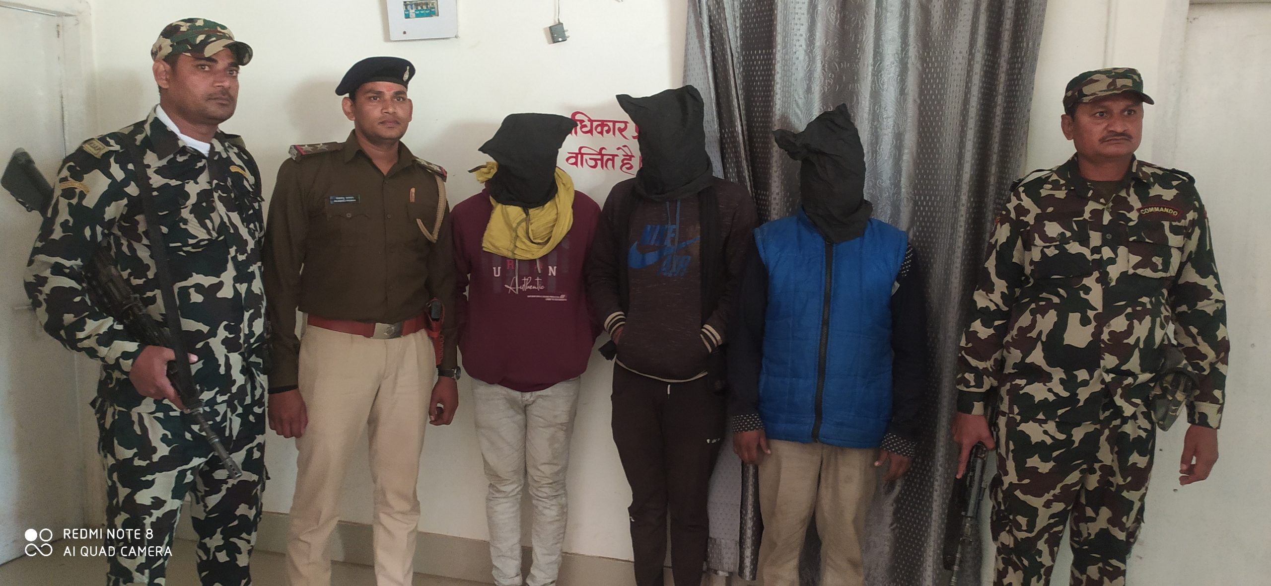पुलिस ने तीन कंटेनर में लोड सैकड़ो मवेशियों को किया जब्त