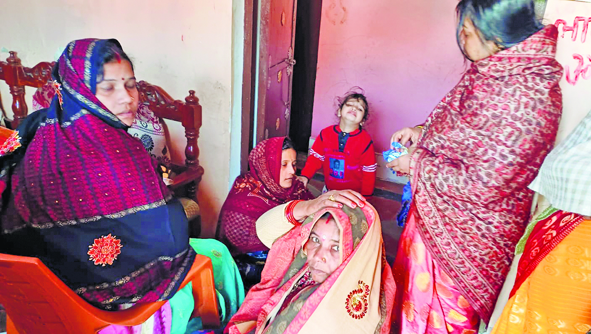 Gopalganj News : सड़क हादसे में थावे दुर्गा मंदिर के दो पुजारियों की मौत से मचा कोहराम