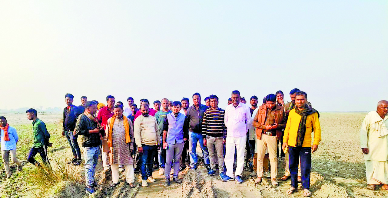 Gopalganj News : गंडक से बालू खुदाई पर एक्शन में आये डीएम, खनिज विकास की टीम पहुंची