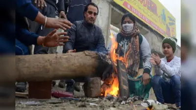 Muzaffarpur Weather: पछुआ हवा ने बढ़ाई कनकनी, 8 डिग्री तक गिरा तापमान, जानिए अगले 4 दिन कैसा रहेगा मौसम का हाल?