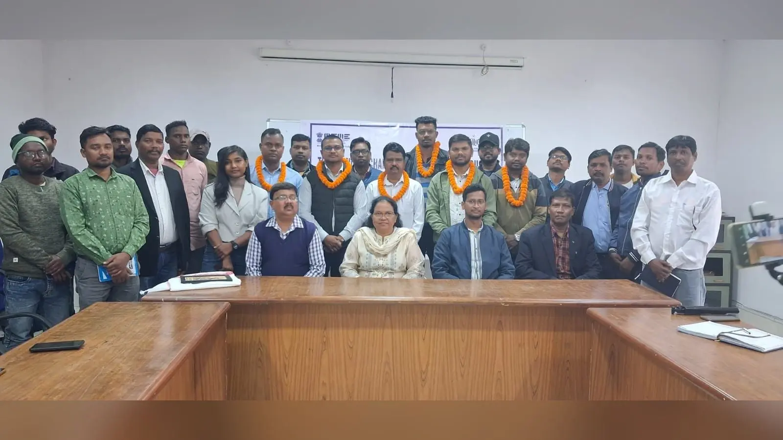 Tribal Entrepreneurship Program : आदिवासी युवाओं ने सीखा उद्योग व व्यापार की बारीकियां