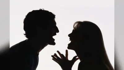 Agra: आठवीं पास पति को अंग्रेजी में बेइज्जत करती है बीवी, पति ने रो-रोकर सुनाई अपनी दर्दभरी दास्तां