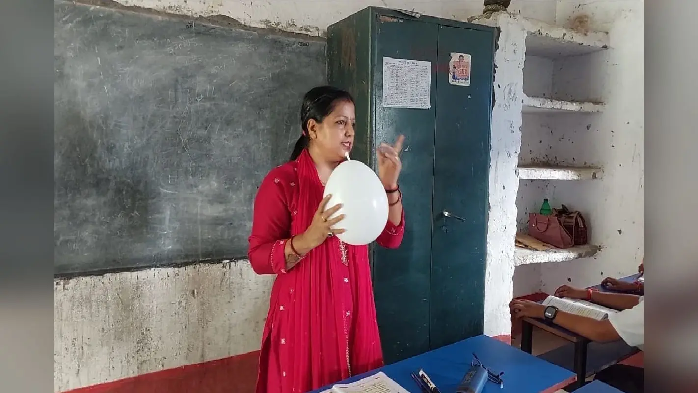 Jamui: अनोखे अंदाज में पढ़ाने के लिए फेमस हैं ये टीचर, गणित विषय को भी बना दिया है मजेदार