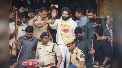 Allu Arjun Arrested Updates: 14 दिन न्यायिक हिरासत में रहेंगे पुष्पा 2 स्टार, वकील से की यह रिक्वेस्ट