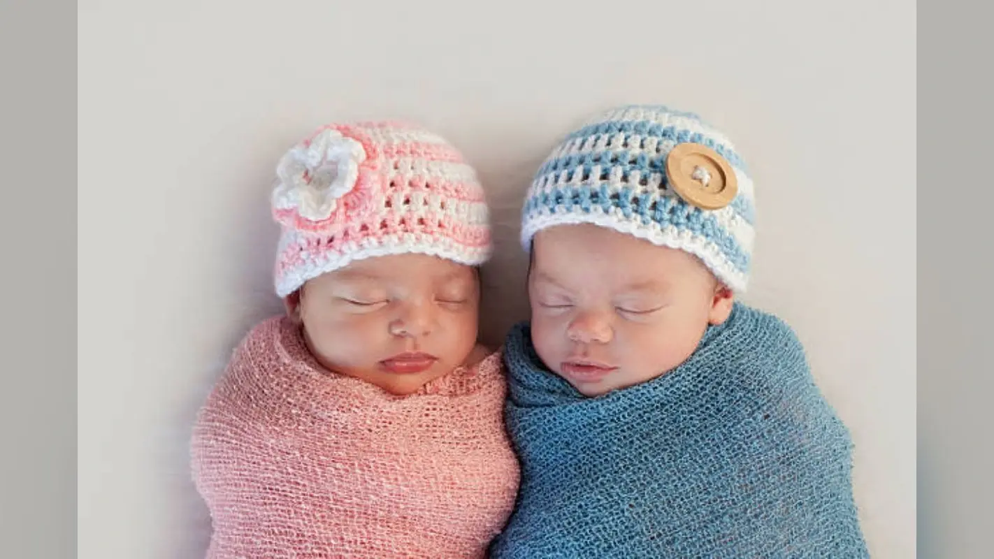 Baby Names: आपके बेटे और बेटी लिए ये हैं सबसे खूबसूरत V अक्षर से शुरू होने वाले नाम, डालें लिस्ट पर एक नजर
