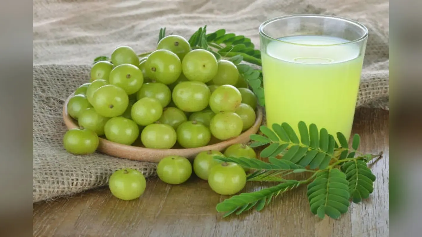 Health Tips: सर्दियों में रामबाण साबित होता है आंवला, जानें इसके अचूक फायदे