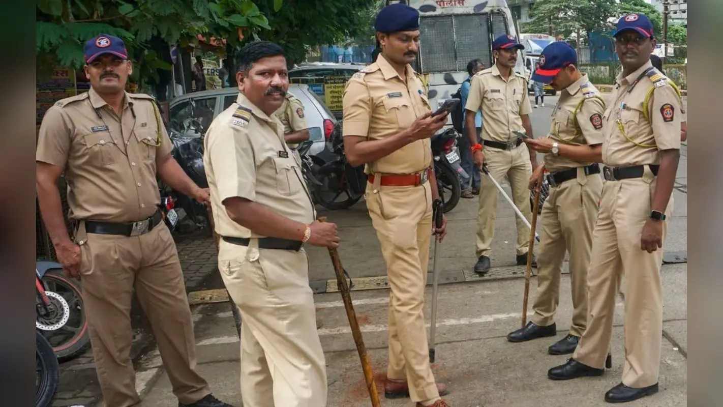 Bihar Police: बक्सर में बिहार पुलिस पर हमला, शराब माफिया ने की फायरिंग