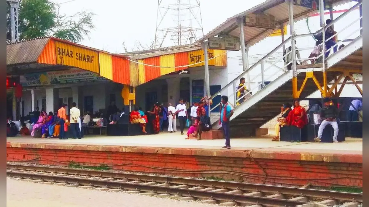 Bihar News: अब नए रूप में दिखेगा बिहार का यह रेलवे स्टेशन, आधुनिक सुविधाओं से होगा लैस…