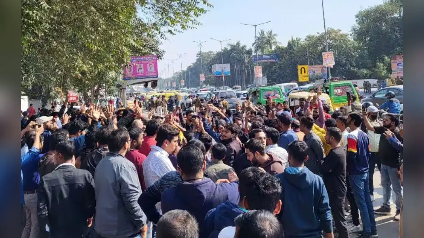 BPSC Paper Leak: उपद्रव करने वालों के खिलाफ दर्ज होगा हत्या का मुकदमा, पटना DM ने किए कई खुलासे