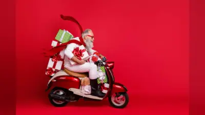 Christmas Day Gift: सीक्रेट सांता बन दोस्त को दें ये गिफ्ट, हमेशा बनीं रहेगी आपकी याद