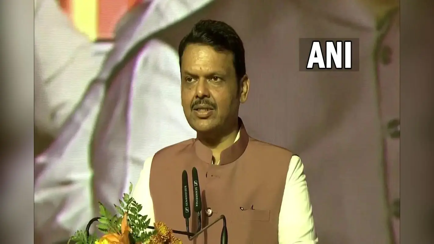 CM Devendra Fadnavis: महाराष्ट्र में आज से ‘फडणवीस राज’, हार कर जीतने की है बाजीगरी, मेयर से सीएम पद का ऐसा रहा सफर, Video