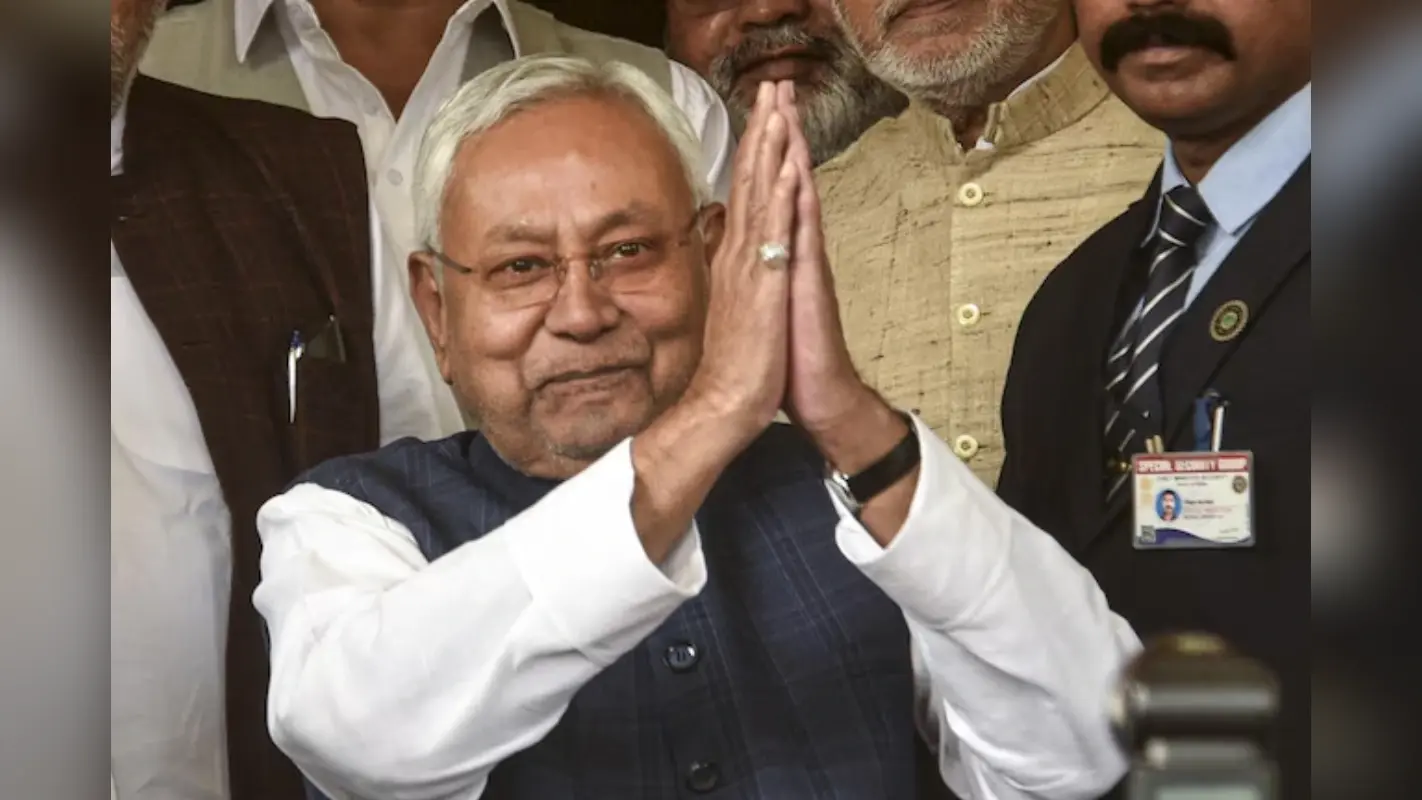 CM Nitish Pragati Yatra: 2024 जाते-जाते 2025 की राजनीति साध गए CM नीतीश, राजनीतिक गलियारे में बढ़ी हलचल