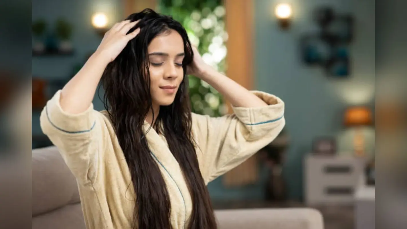 Hair Care Tips: गंजे सिर पर भी अब उग आएंगे बाल, इस तरह करें नारियल तेल का इस्तेमाल