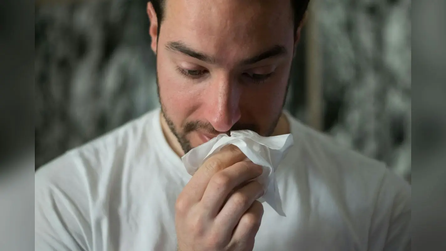 Health Tips: सर्दी और खांसी ने मुश्किल कर दिया जीना, ये घरेलू तरीके दिलाएंगे आपको आराम