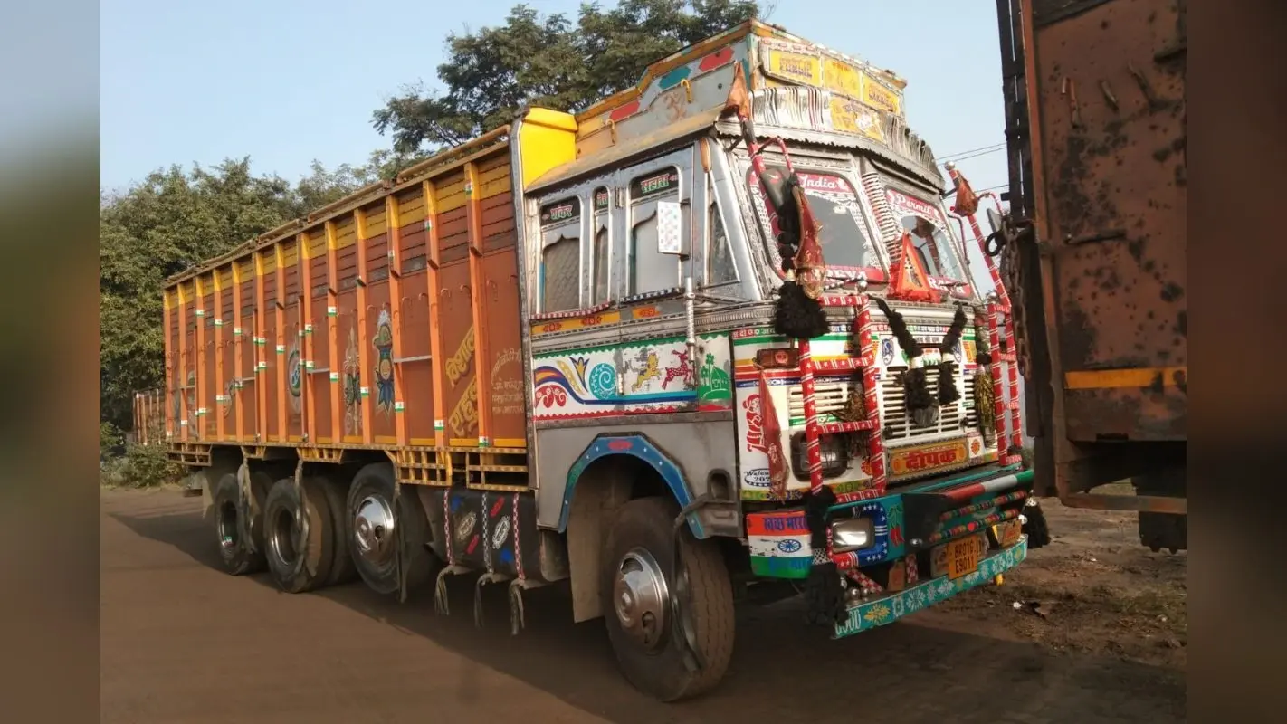 धनबाद में अपराधियों का दुस्साहस! खैनी देने से मना करने पर ट्रक ड्राइवर और खलासी को मार दी गोली